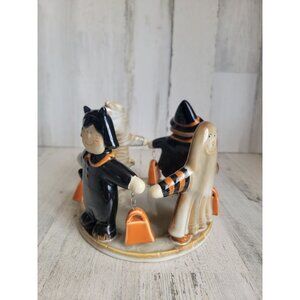 Yankee Candle Circle of trick-or-treaters candle holder Halloween witch mummy
